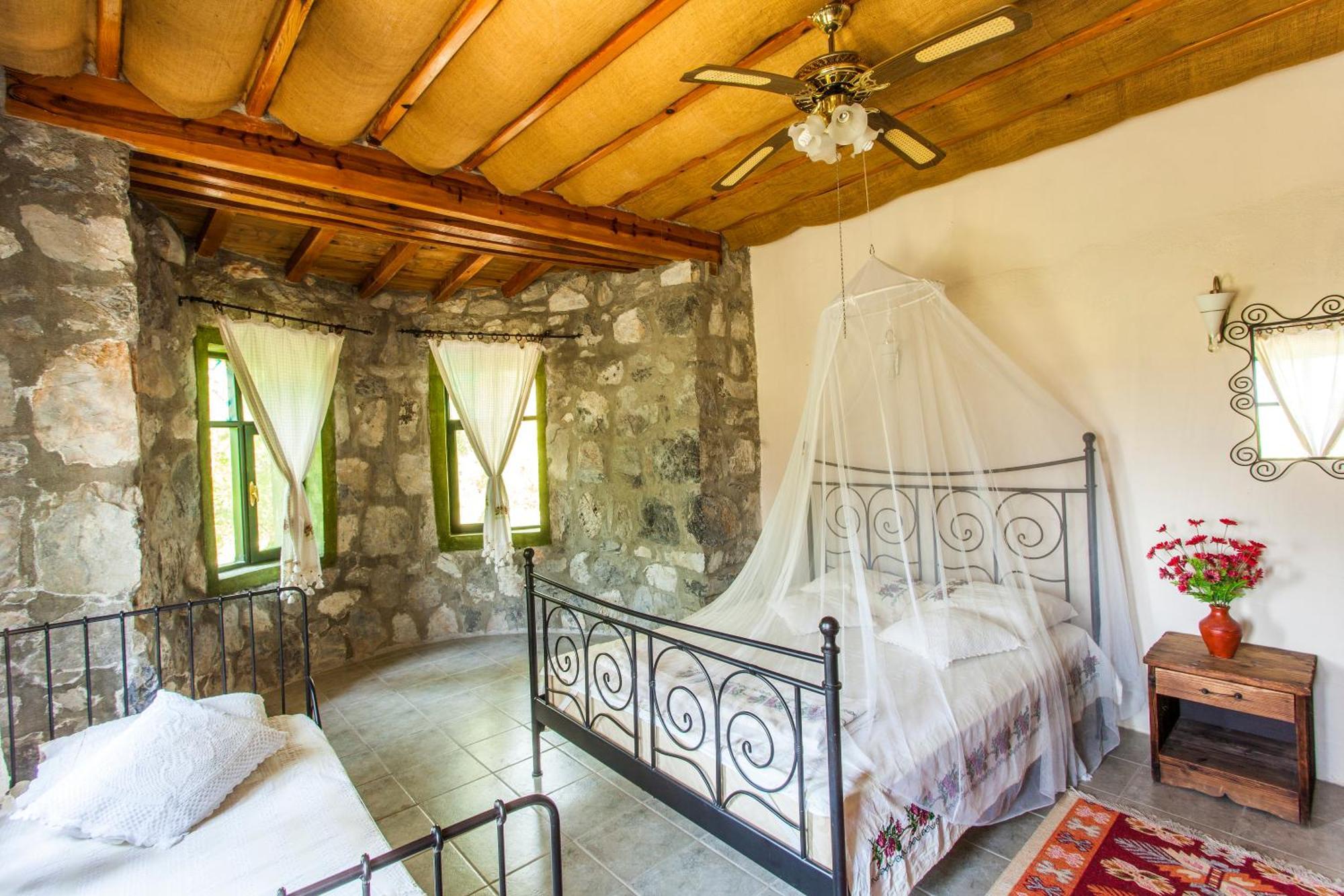 Bed and Breakfast Otantik Tas Ev Даламан Екстер'єр фото